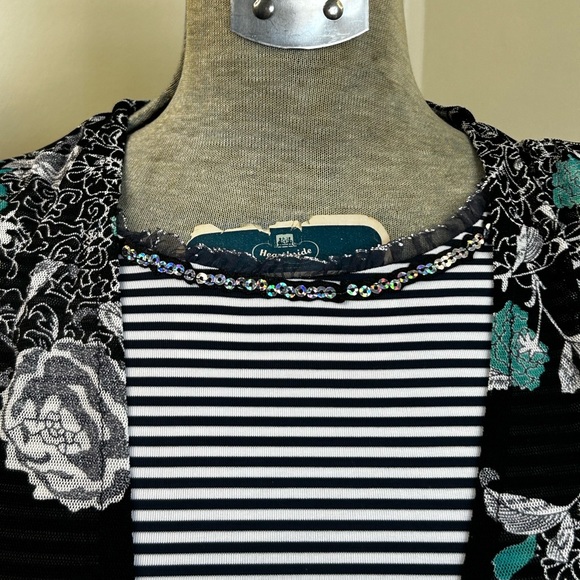 Pinadas Vintage Black/White/Teal Floral Short Sleeve Shirt Women’s Medium Petite - Picture 2 of 9